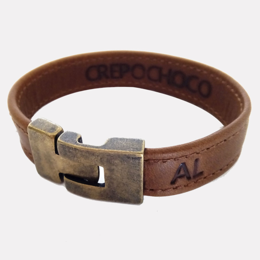 Une lanière de cuir pour la confection de ceintures et de bracelets